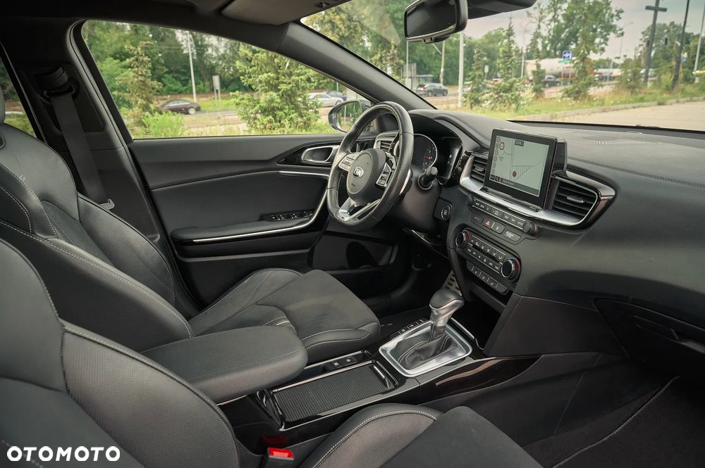 Kia Ceed 1.4 T-GDI DCT OPF GT Line - 30