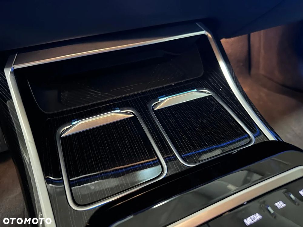 BMW Seria 7 - 22