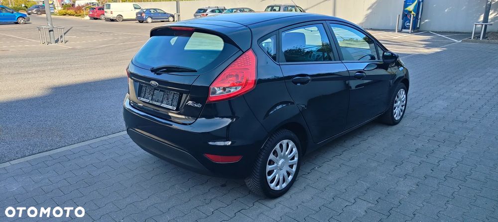 Ford Fiesta - 25