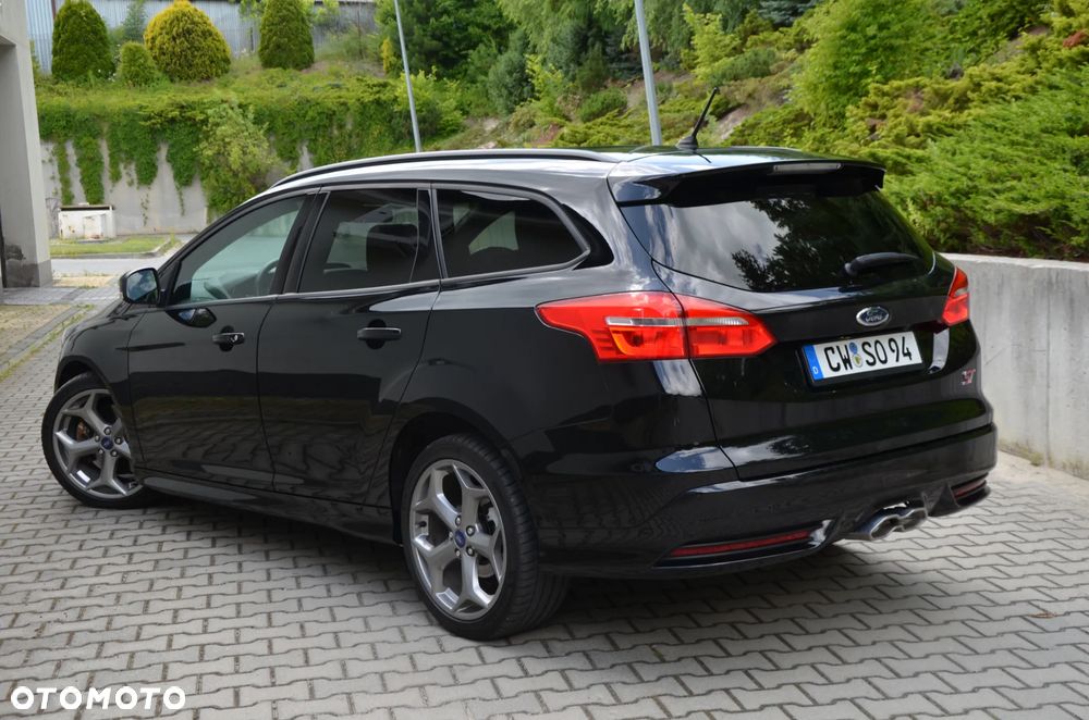 Ford Focus 2.0 TDCi ST mit Leder-Exclusiv-Paket - 4