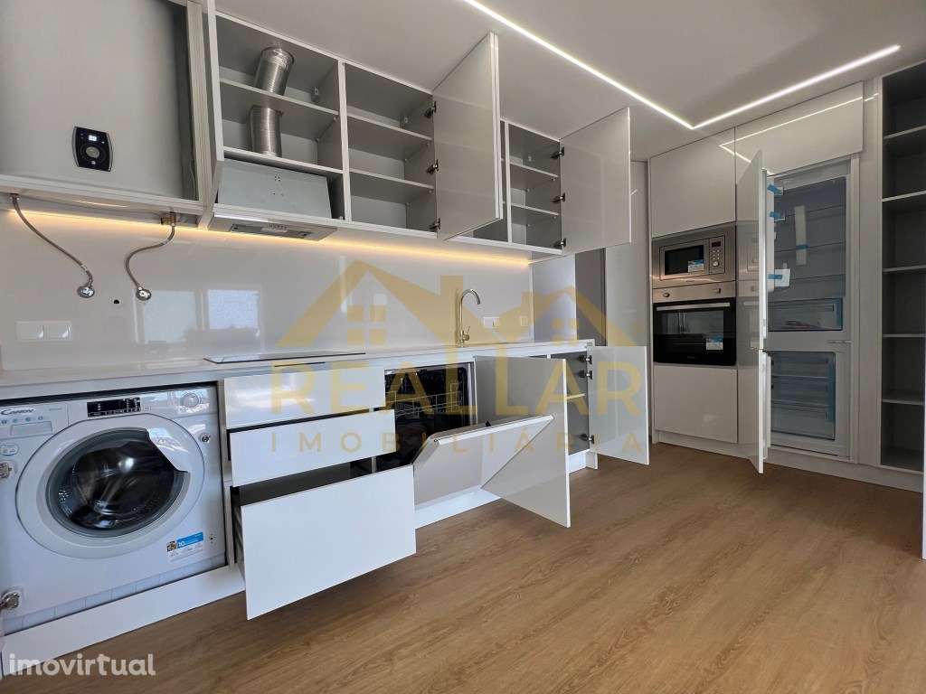 Moradia T3 em 1º Linha de Mar - Aver-o-mar - Póvoa de Varzim - Grande imagem: 4/36