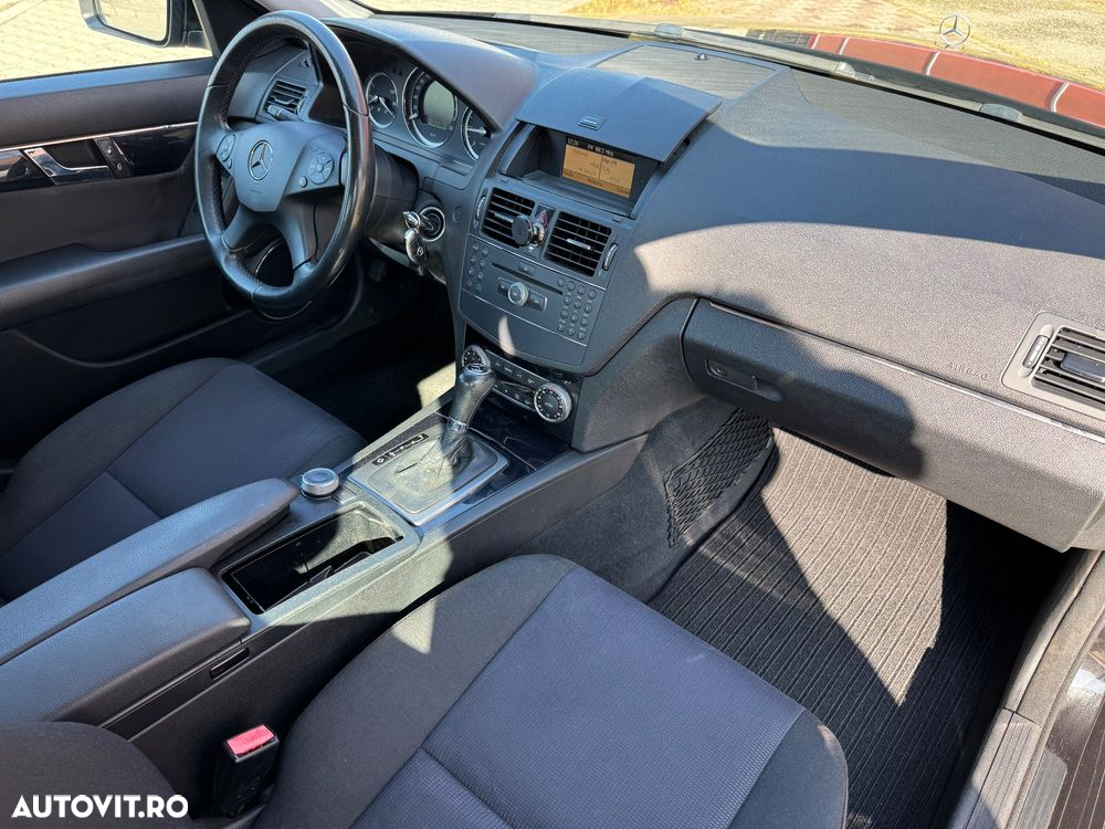 Mercedes-Benz C 220 CDI DPF Automatik BlueEFFICIENCY Elegance - 12