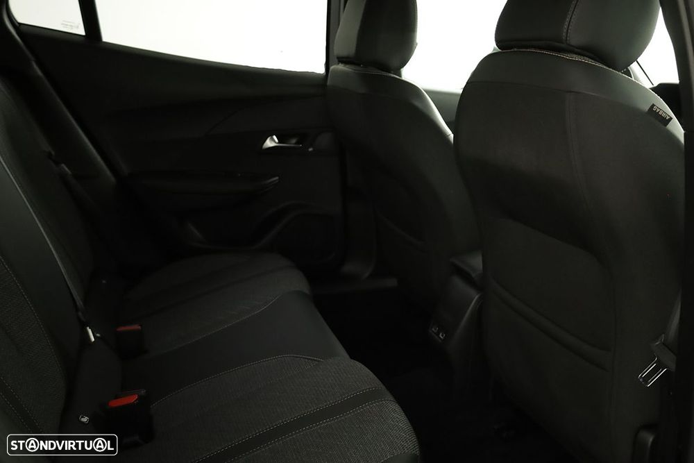Peugeot 2008 1.2 PureTech Allure EAT8 - 22
