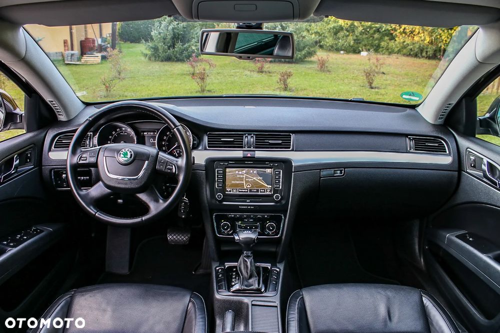Skoda Superb Combi 2.0 TDI DSG L&K - 15