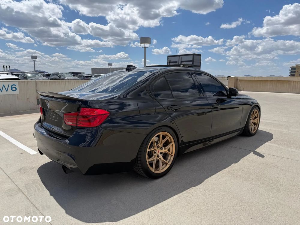 BMW Seria 3 330i M Sport - 8