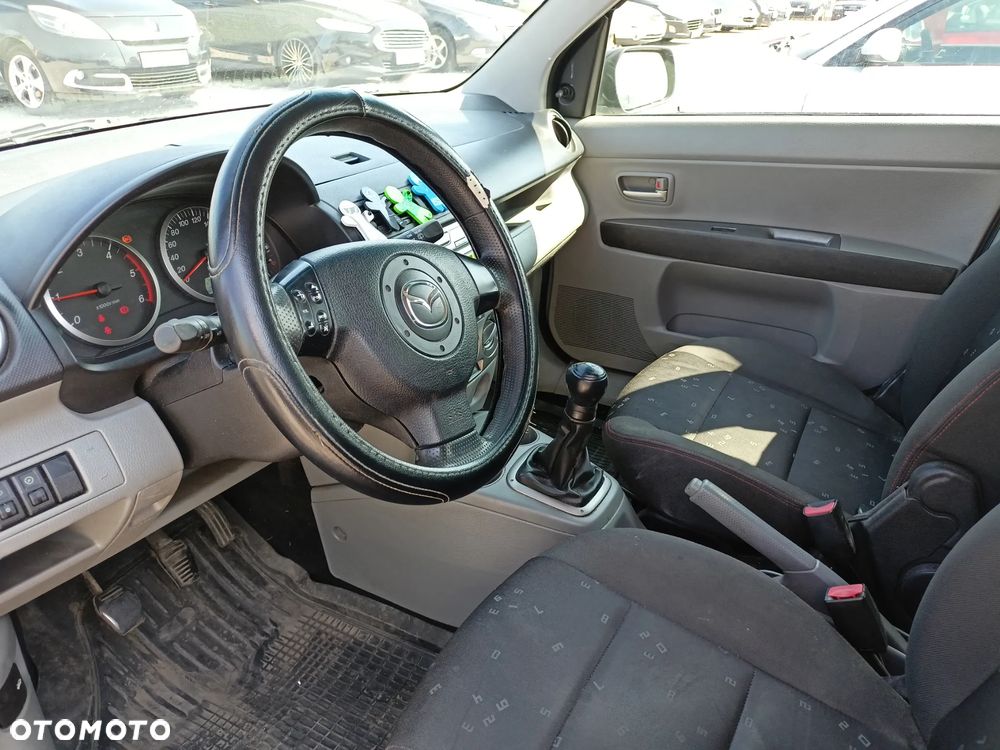 Mazda 2 - 6