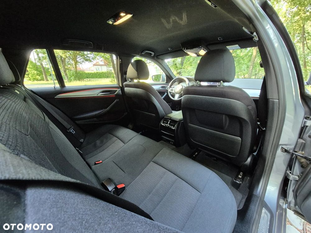 BMW Seria 5 520d xDrive - 13