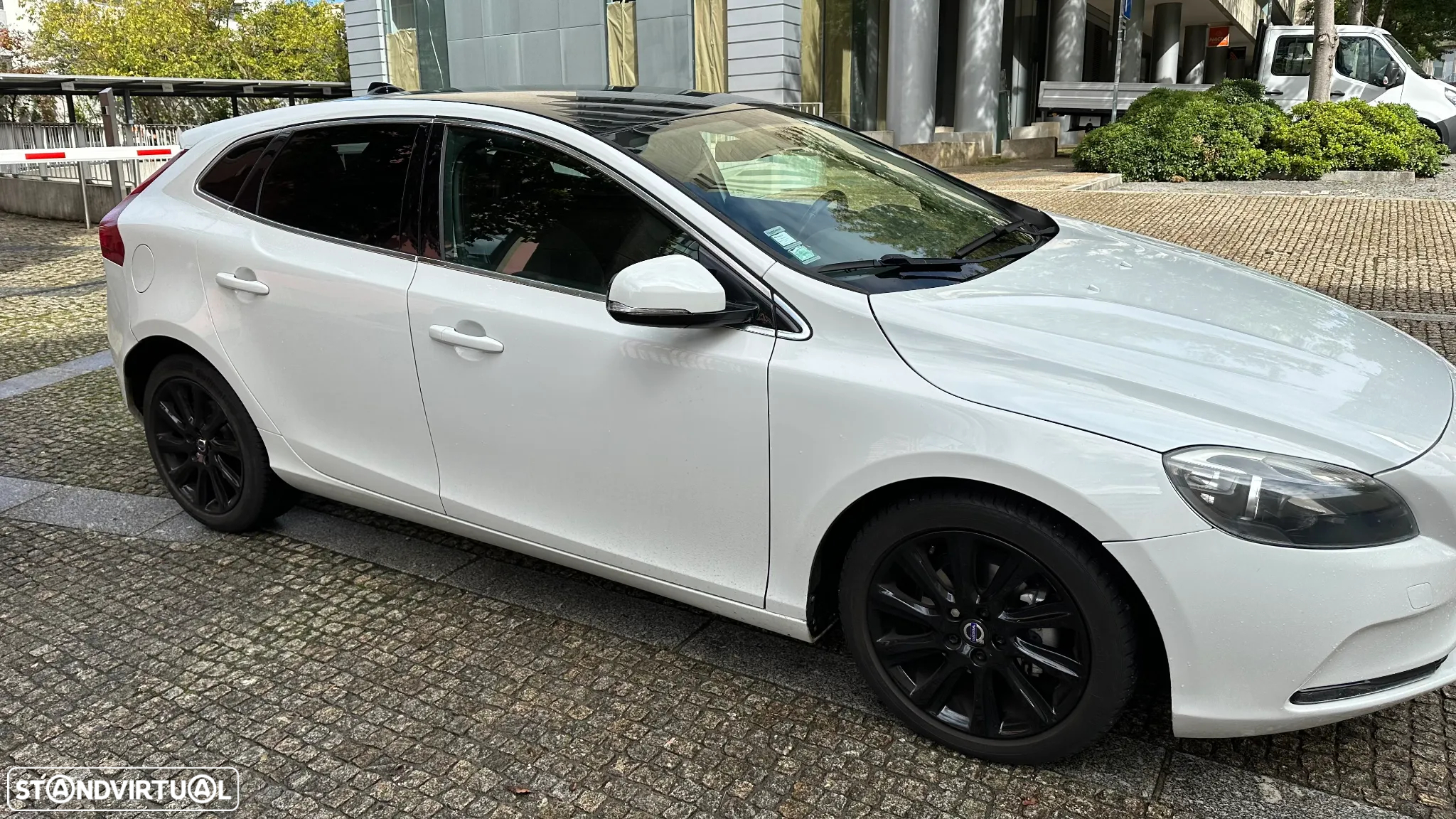 Volvo V40 1.6 D2 R-Design - 9
