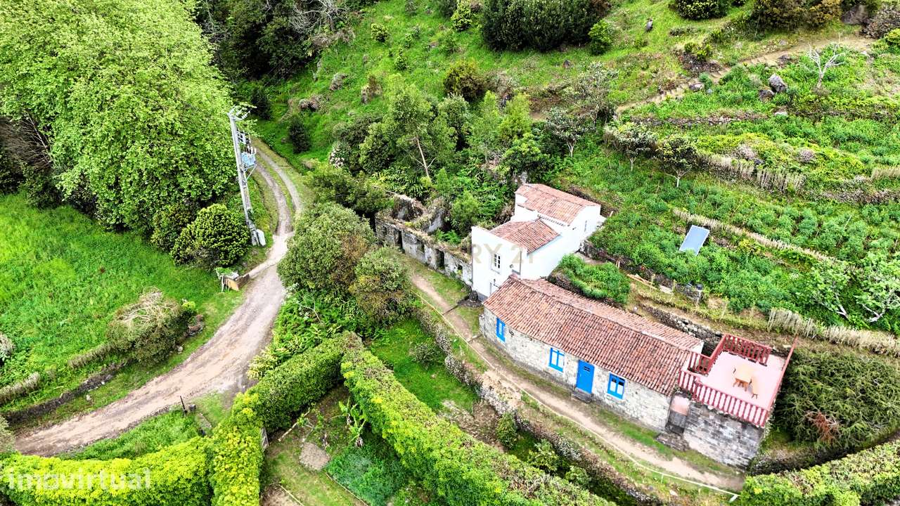 Ruína com Terreno na Zona do Sanguinho – Faial da Terra, Povoação - Grande imagem: 3/8