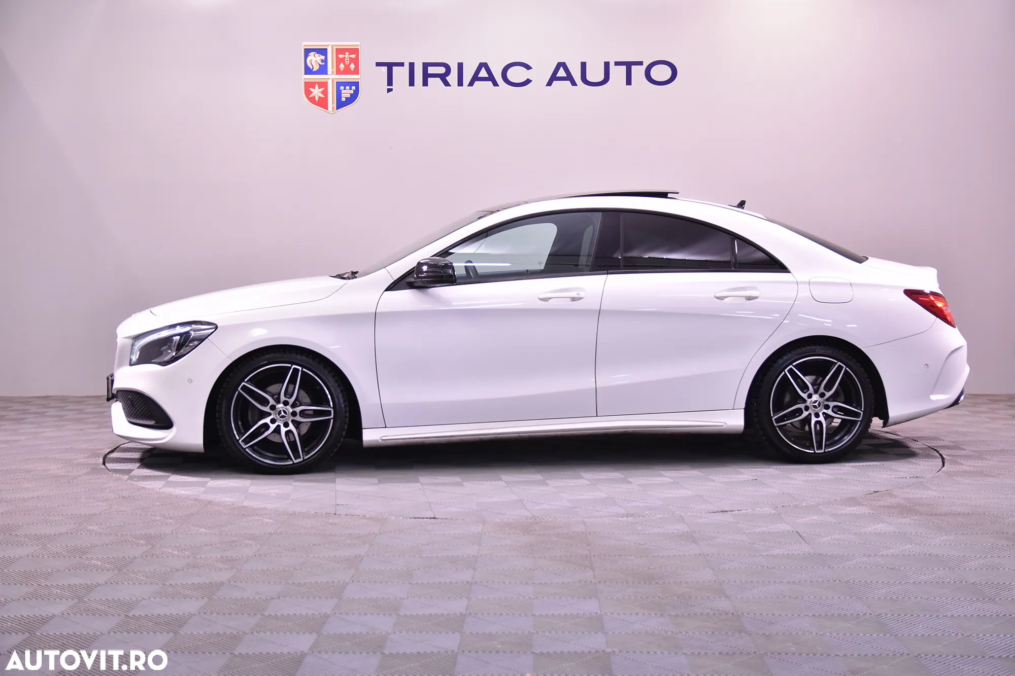 Mercedes-Benz CLA 180 7G-DCT AMG Line - 2