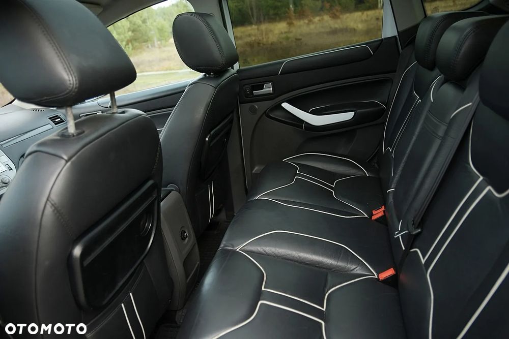 Ford Kuga 2.0 TDCi 4x4 Titanium - 23