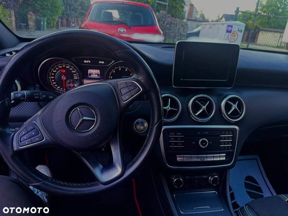 Mercedes-Benz Klasa A 180 7G-DCT AMG Line - 7