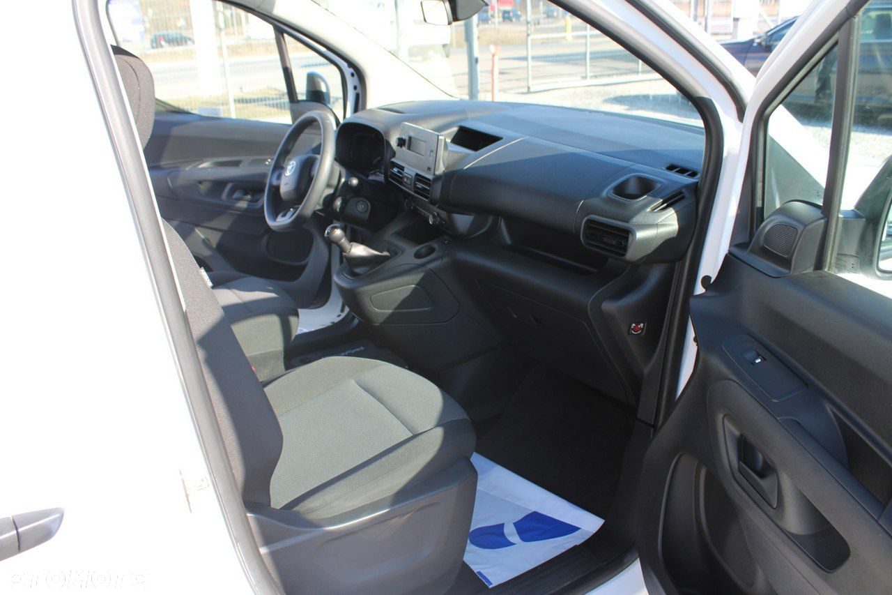 Toyota Proace City - 24