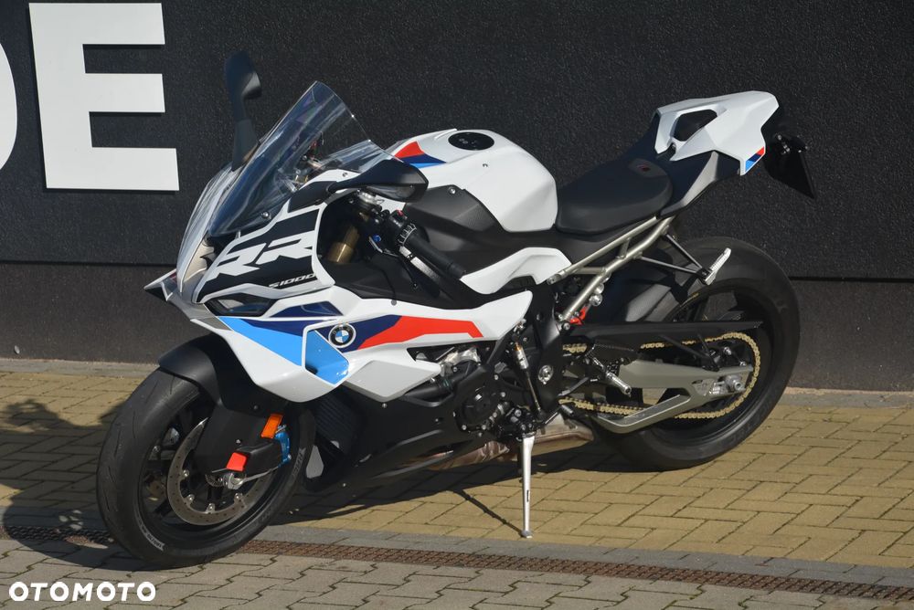 BMW S - 9