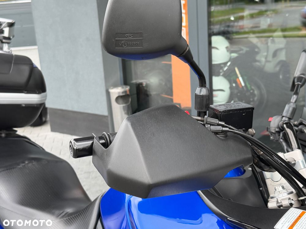 Suzuki V-STROM - 20