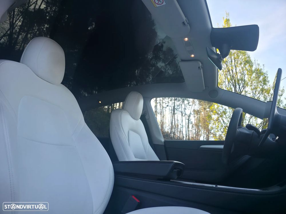 Tesla Model Y Long Range Dual Motor AWD - 25