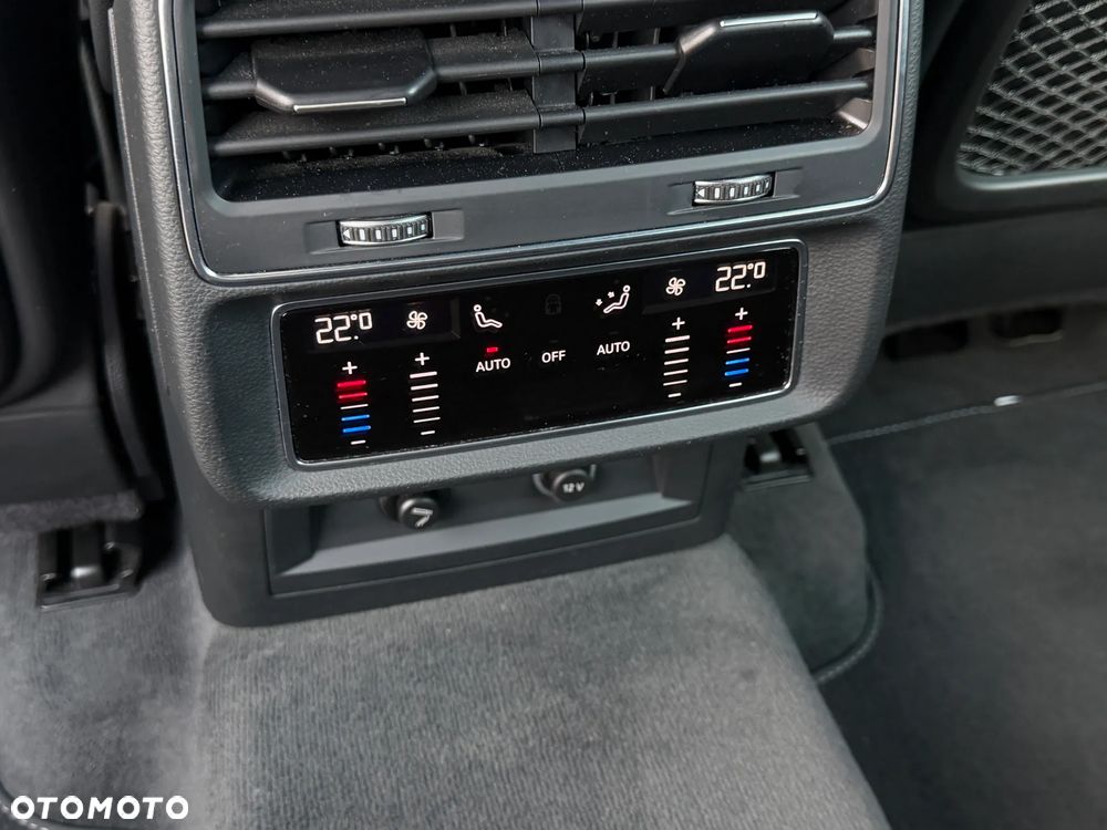 Audi Q8 55 TFSI mHEV Quattro Tiptronic - 33