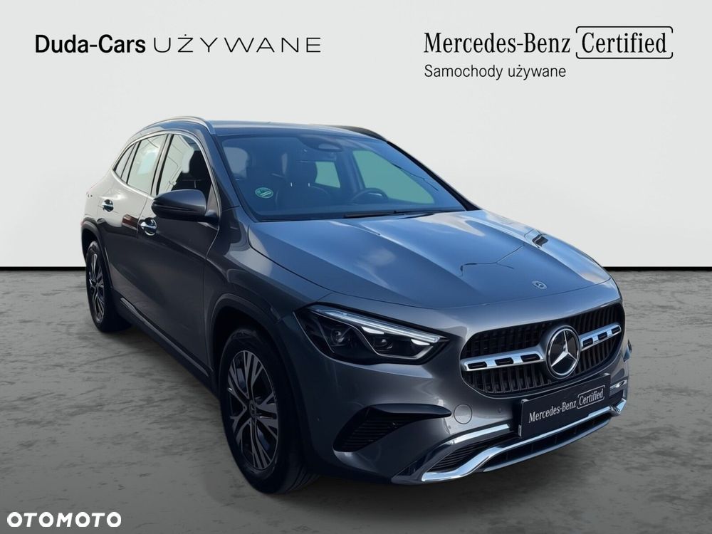 Mercedes-Benz GLA - 8