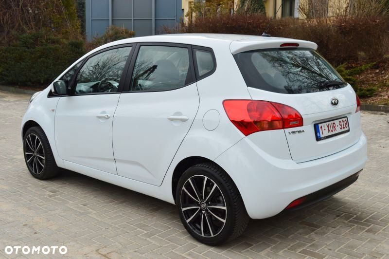 Kia Venga 1.4 CVVT Titanium Collection - 8