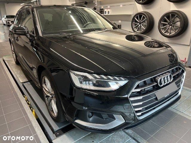 Audi A4 Avant 45 TFSI quattro S tronic S line - 1