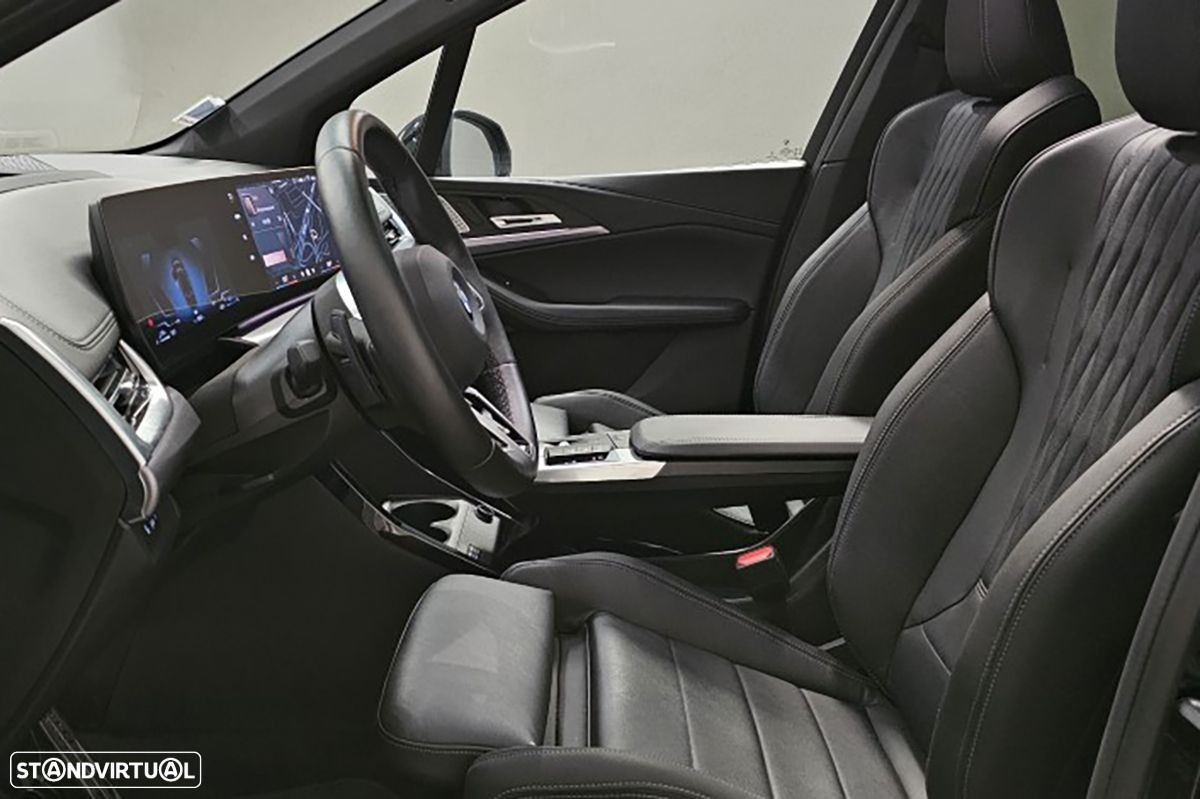 BMW 225i Active Tourer - 16