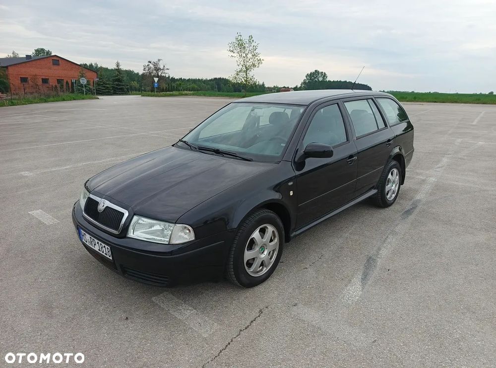 Skoda Octavia 1.6 Combi Ambiente - 2