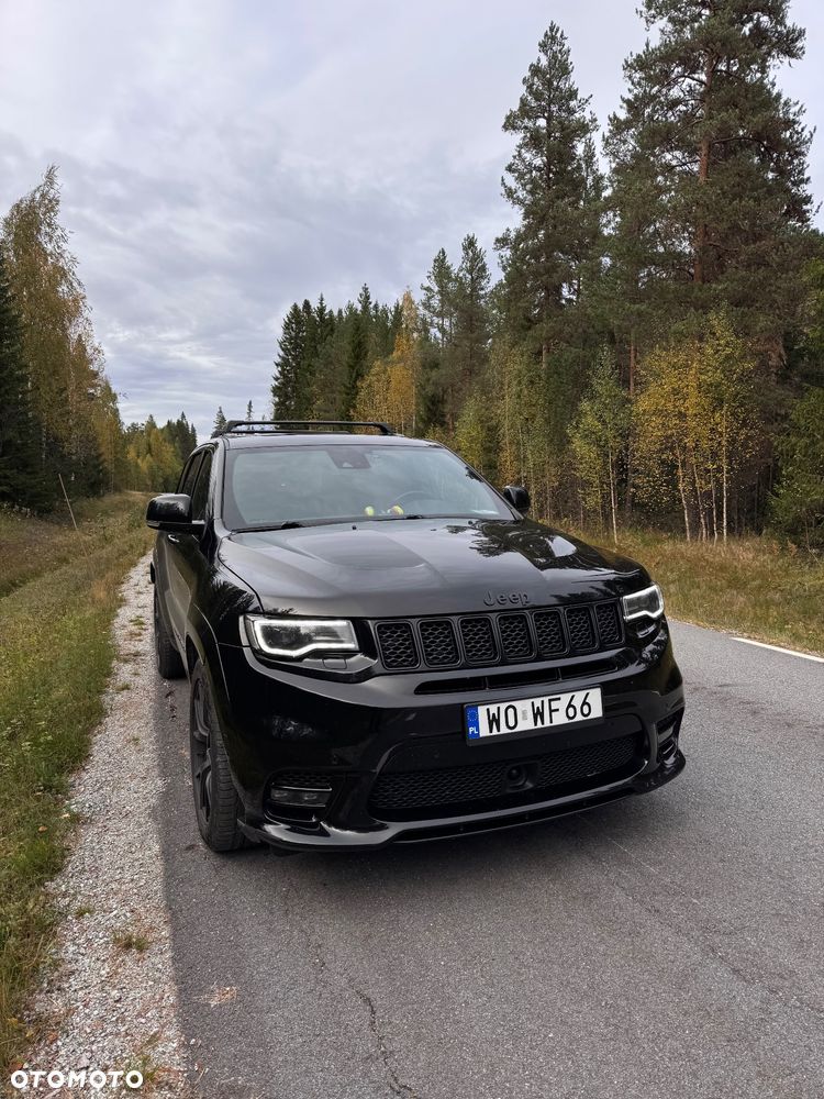 Jeep Grand Cherokee - 22