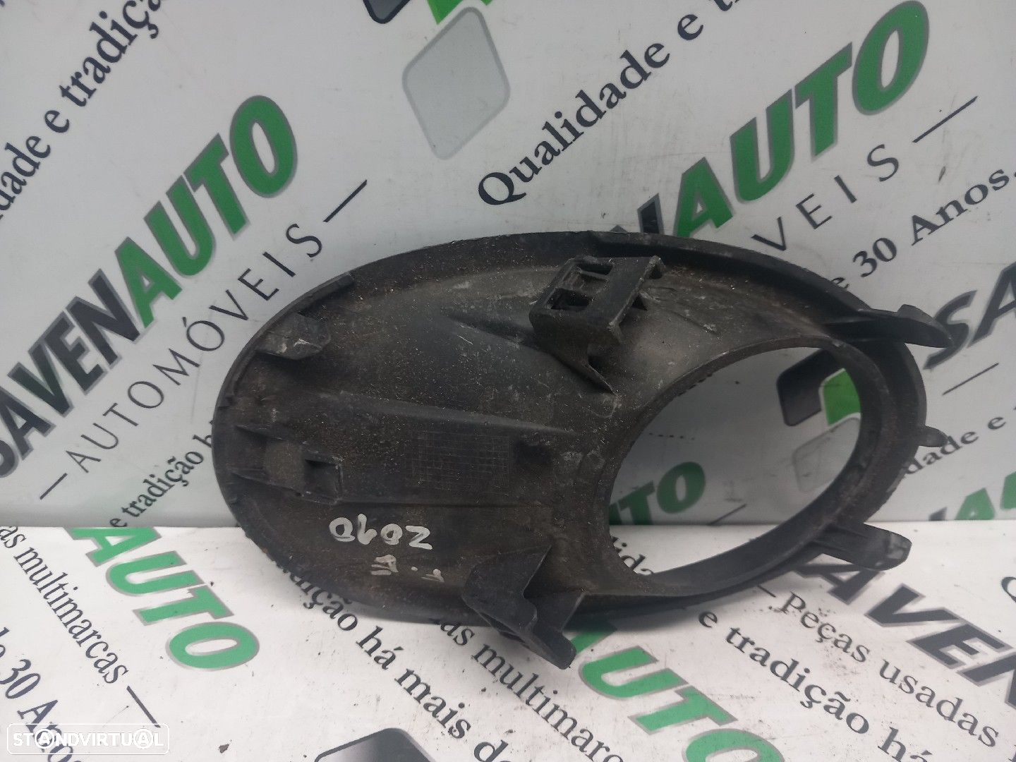 Grelha Frente / Frontal Nissan Qashqai / Qashqai +2 I (J10, Nj10, Jj10 - 2