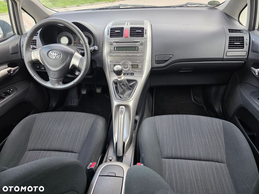 Toyota Auris 1.6 Life - 23