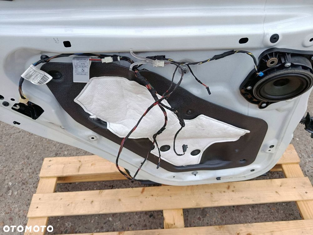 BMW X3 F25 LEWE TYLNE DRZWI A300 - 11