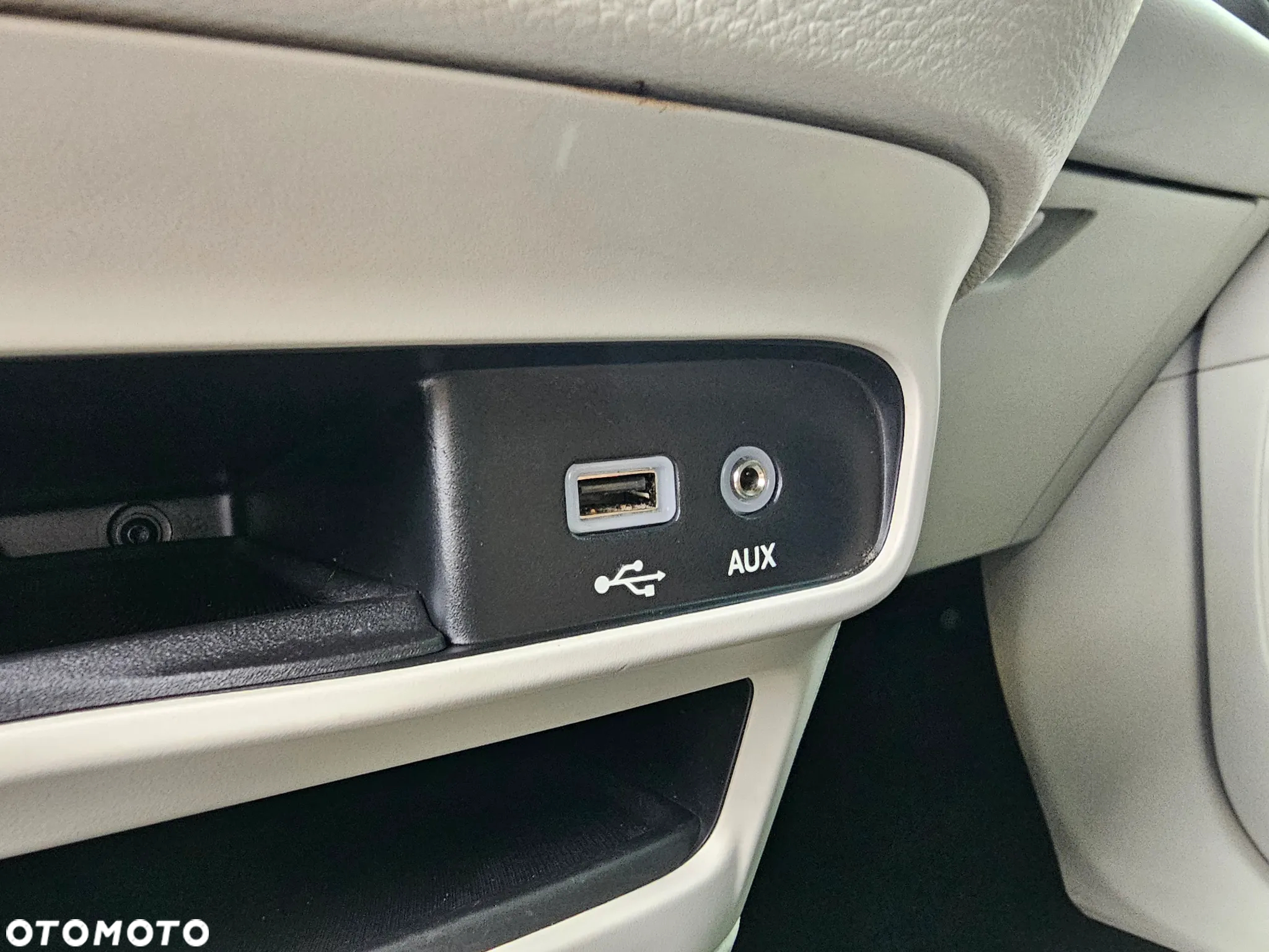 Chrysler Pacifica - 26