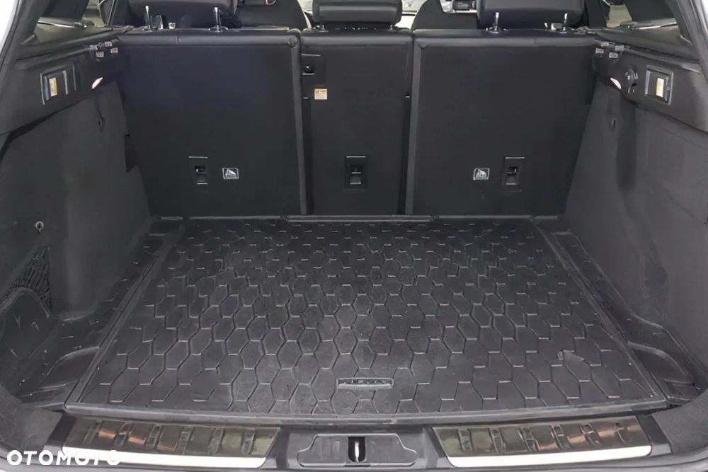 Jaguar F-Pace 30t AWD R-Sport - 7