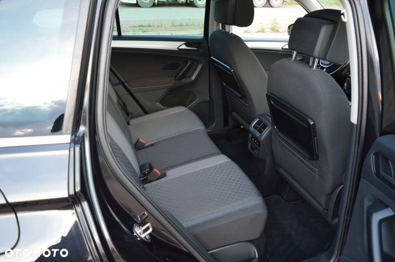 Volkswagen Tiguan - 36