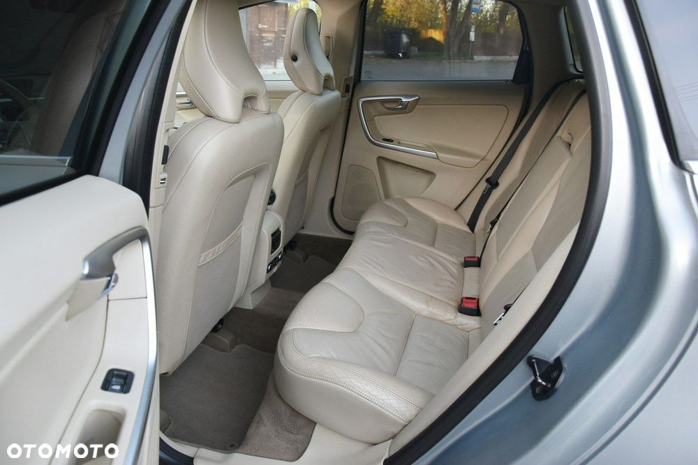 Volvo XC 60 2.4D Summum - 11