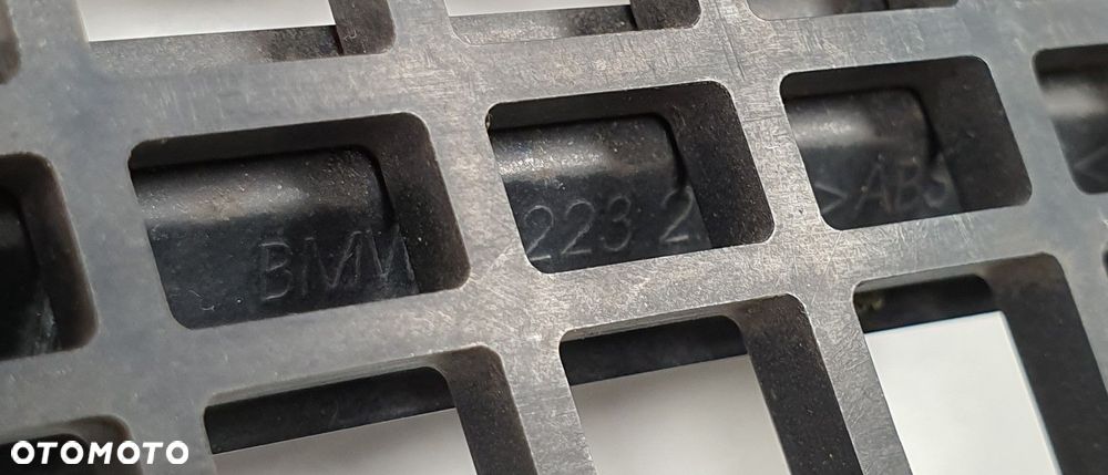 KRATKA WLOT ATRAPA MASKI BMW 7 E65 - 7