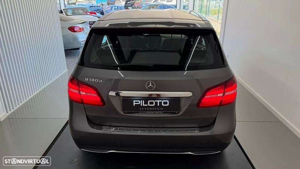 Mercedes-Benz B 180 - 7
