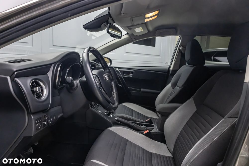 Toyota Auris Hybrid 135 Premium - 15