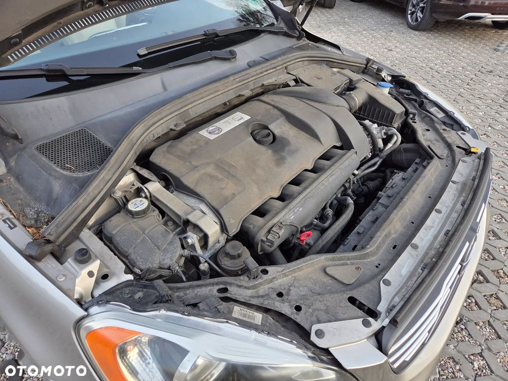 Volvo XC 60 T6 AWD Momentum - 26