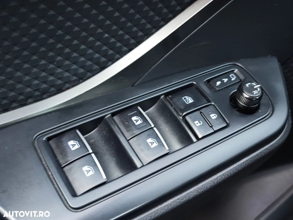 Toyota C-HR 1.8 HSD 122 CP 4x2 CVT C-enter - 26