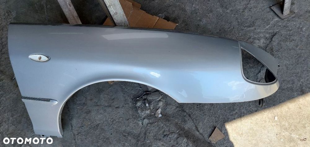 Błotnik Prawy Przód Lancia Thesis Srebrny - 1