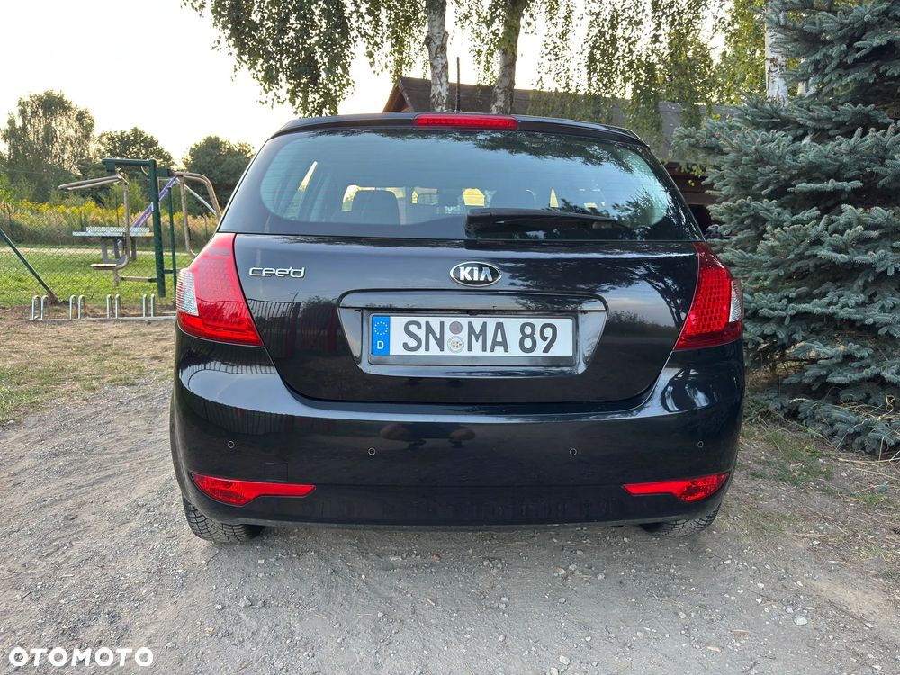 Kia Ceed 1.4 CVVT Dream-Team Edition - 23