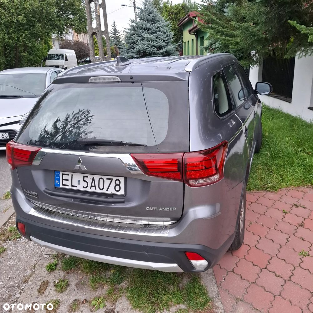 Mitsubishi Outlander 2.0 City Style 2WD - 2