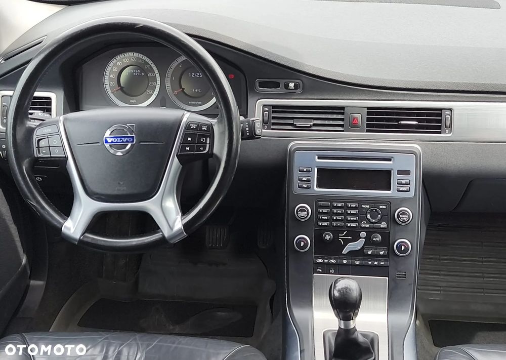 Volvo V70 D3 Momentum - 11