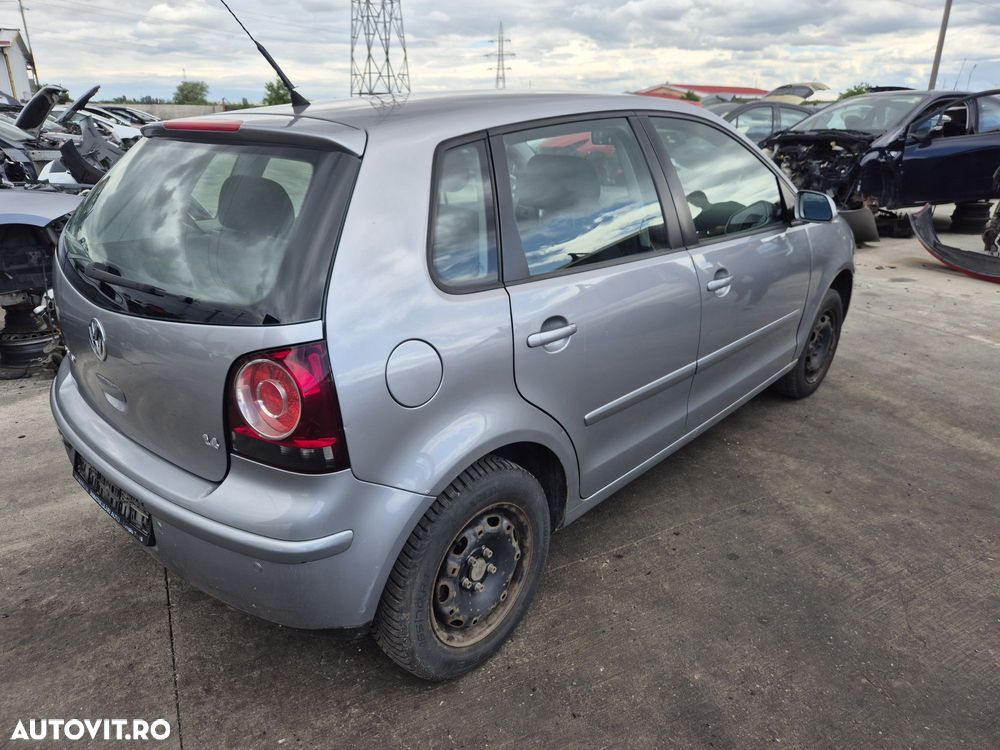 Dezmembram Volkswagen Polo 9N 2007 1.4 Benzina Automat - 3