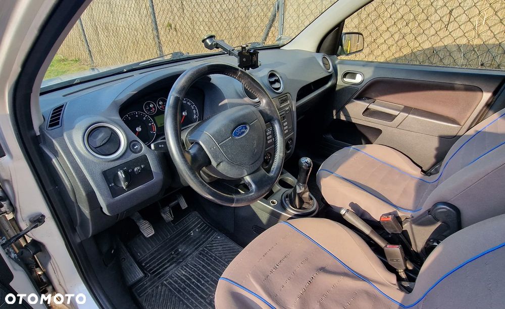 Ford Fusion 1.4 Trend - 11