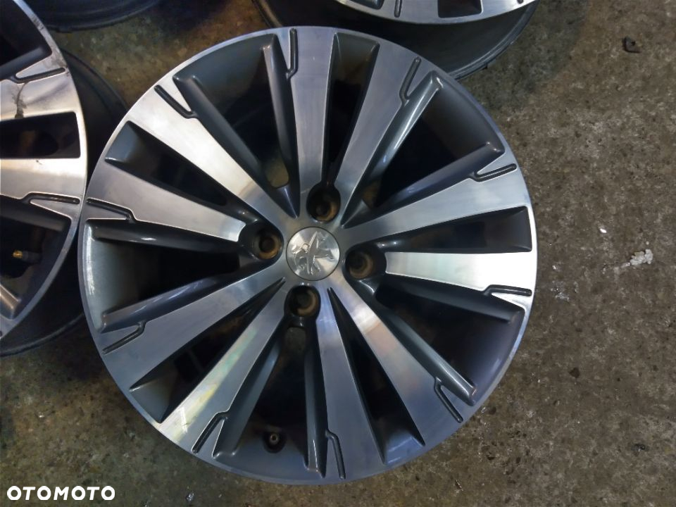 Felgi PEUGEOT  9802462377 7,5Jx17 17"  ET29 - 6