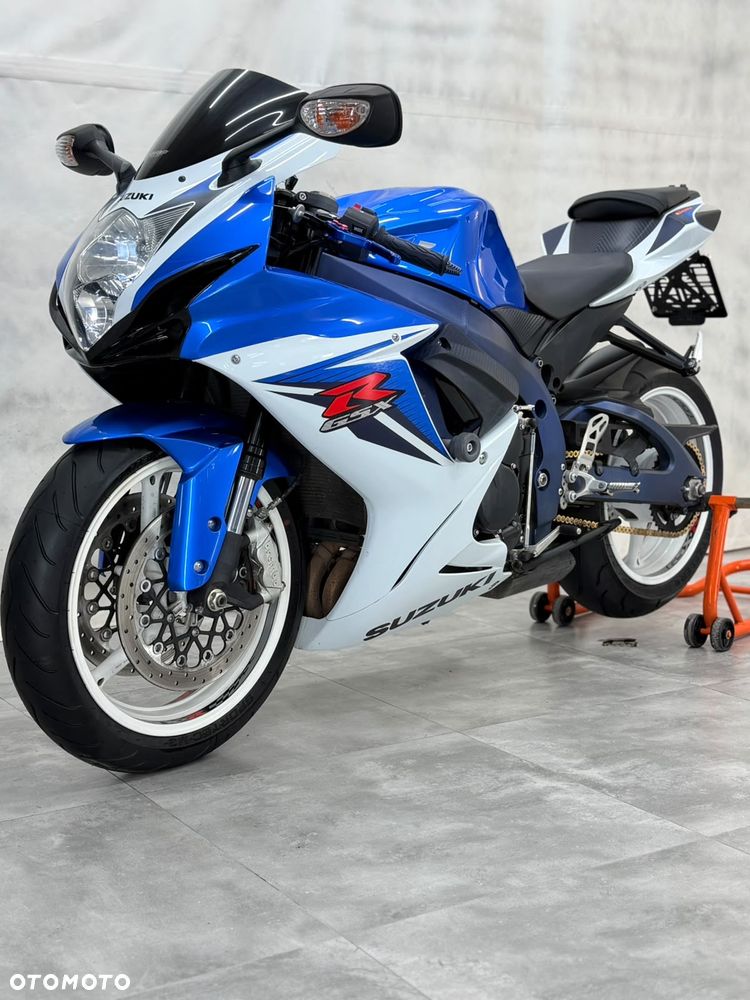 Suzuki GSX-R - 1