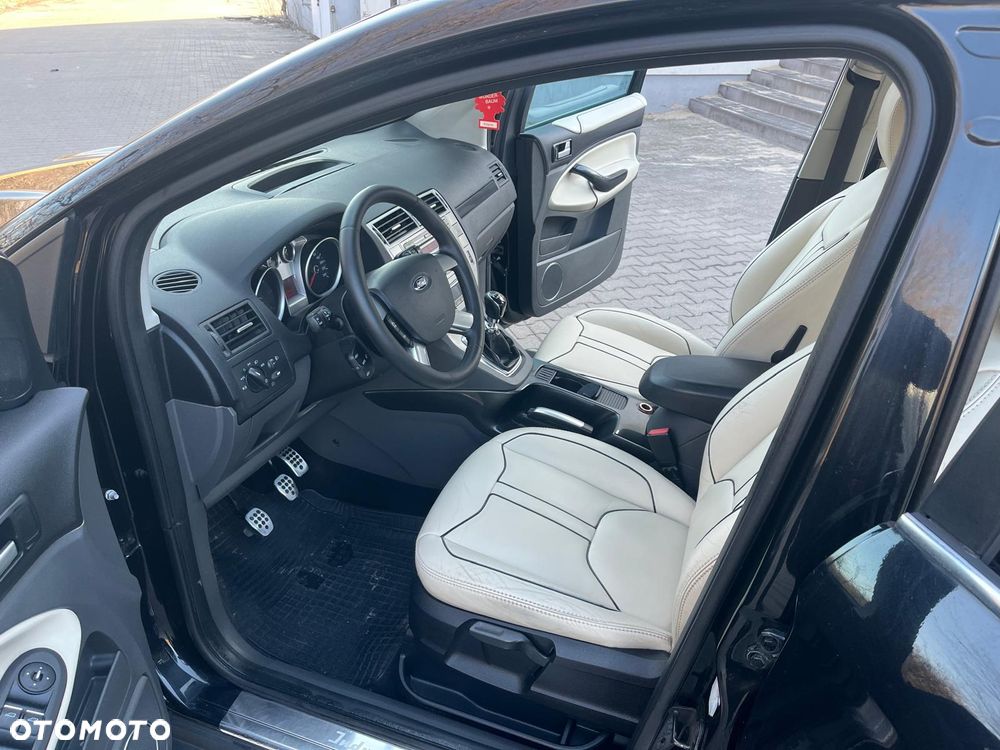 Ford Kuga 2.0 TDCi 2x4 Champions Edition - 10