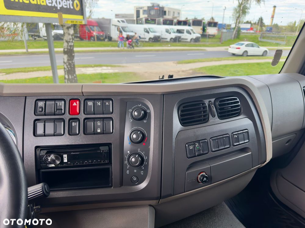 DAF LF 260 , WINDA ,18 EP, SALON PL ,Firanka obustronna + klamry, Bezwypadkowy  , Spanie z tyłu x2 , Dach otwierany , Drzwi - 10