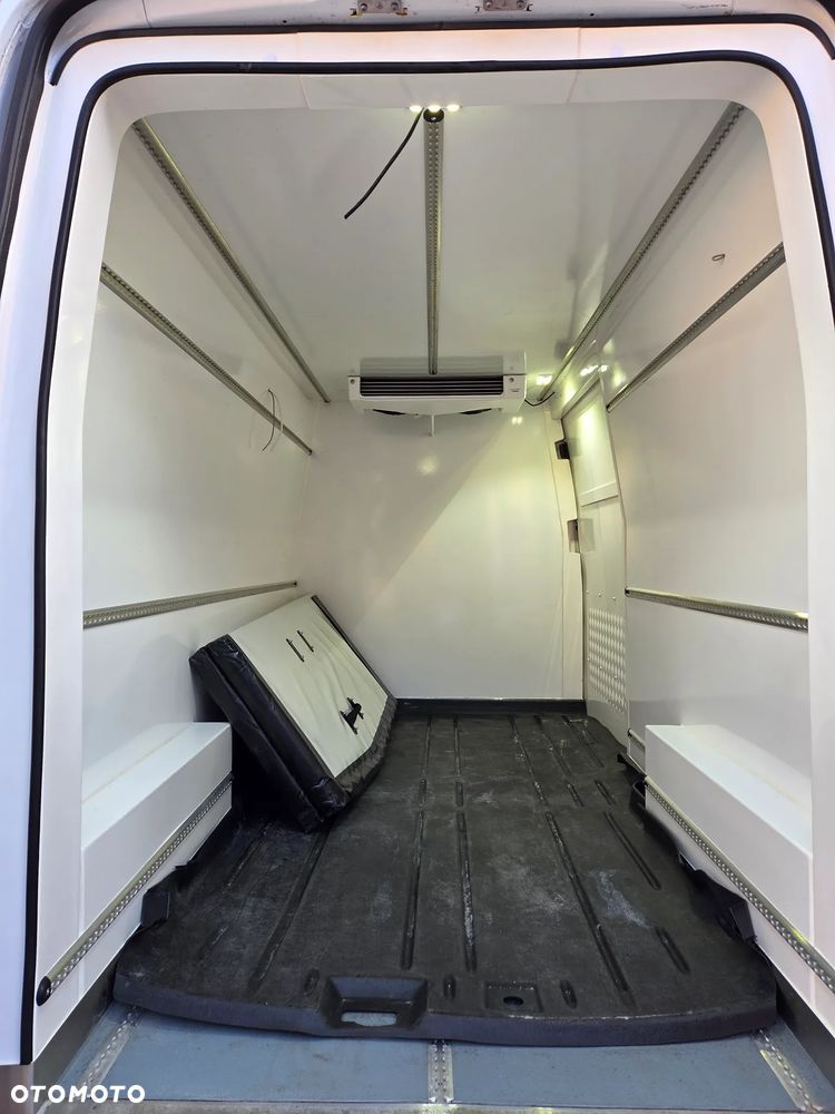 Mercedes-Benz e-sprinter - 11